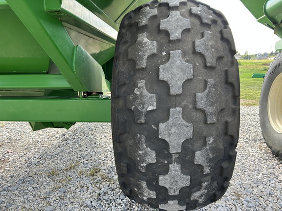 2012 Brent 1082 Grain Cart