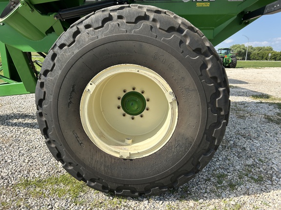 2012 Brent 1082 Grain Cart
