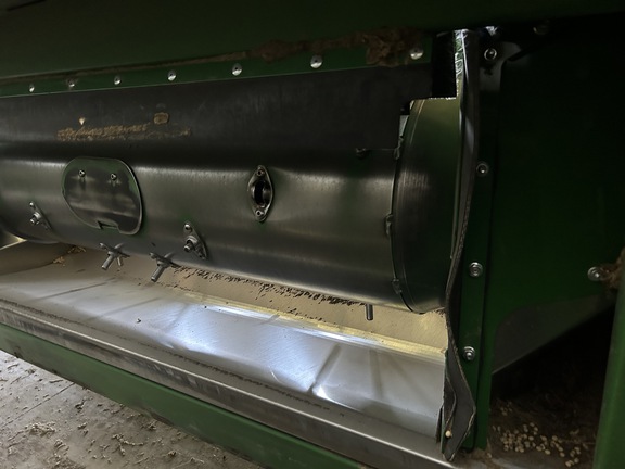 2022 John Deere RD40F Header Combine