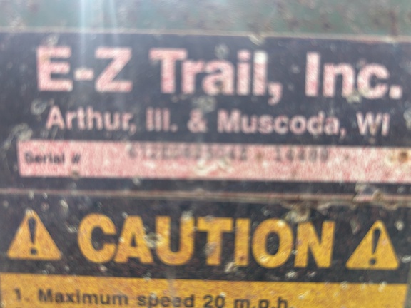 E-Z Trail 672 Header Transport