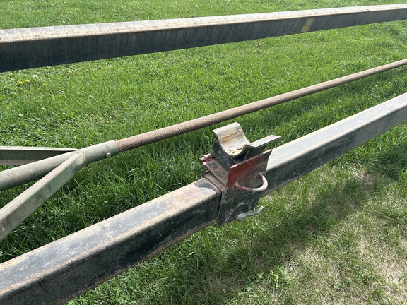 E-Z Trail 672 Header Transport