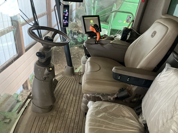 2022 John Deere S770 Combine
