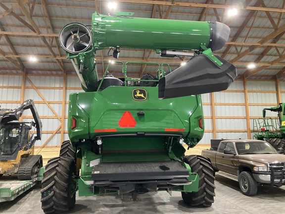 2024 John Deere X9 1000 Combine