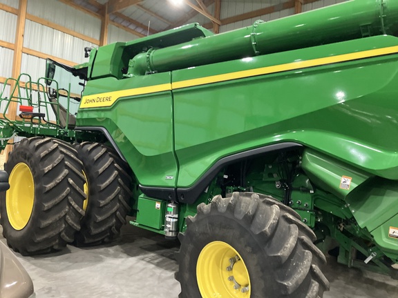 2024 John Deere X9 1000 Combine