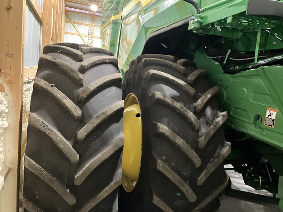 2024 John Deere X9 1000 Combine
