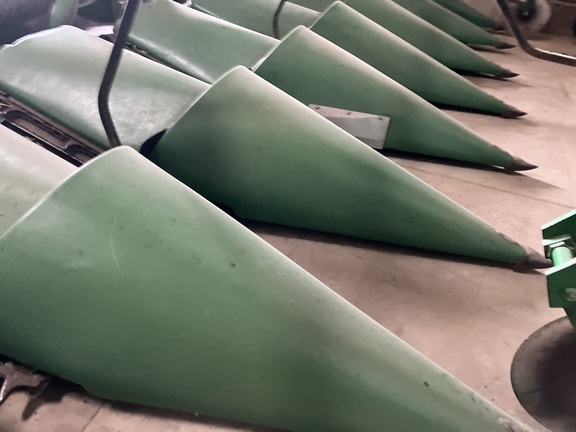 2004 John Deere 893 Header Corn Head