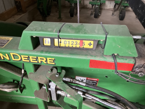 2004 John Deere 893 Header Corn Head