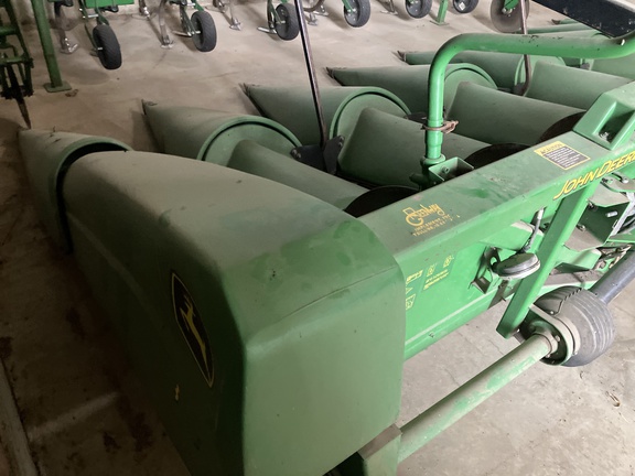 2004 John Deere 893 Header Corn Head