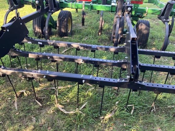2022 John Deere 2430 Chisel Plow
