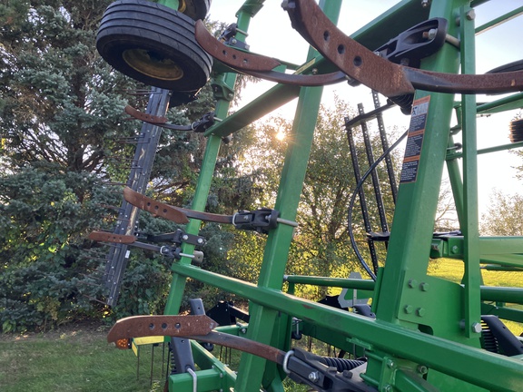 2022 John Deere 2430 Chisel Plow