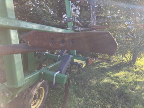 2022 John Deere 2430 Chisel Plow