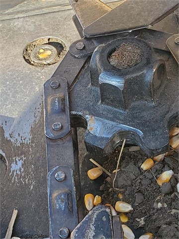 2005 Challenger CH1230 Header Combine