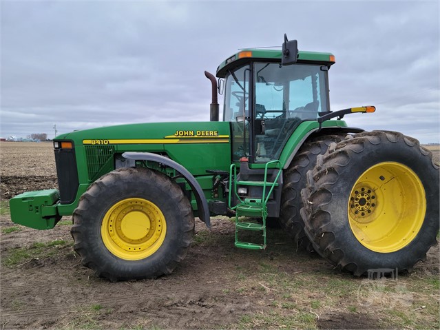 2001 John Deere 8410 Tractor