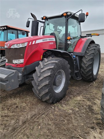 2013 Misc 8690 Tractor