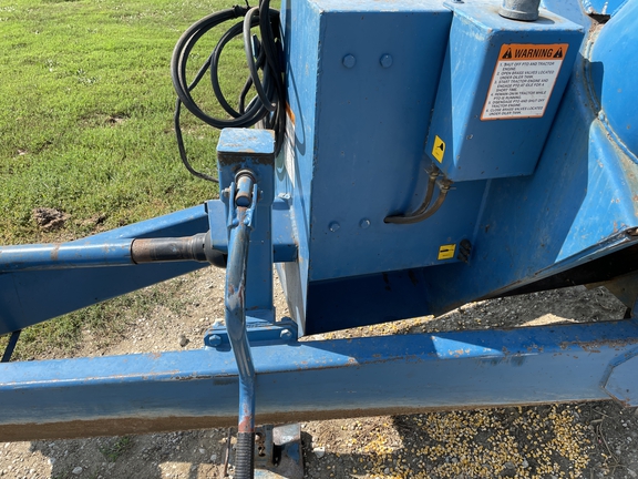 1995 Kinze 640 Grain Cart