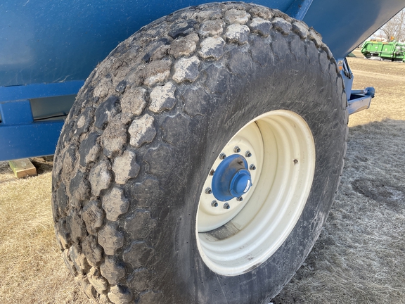 1995 Kinze 640 Grain Cart