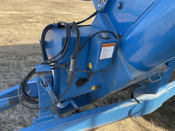 1995 Kinze 640 Grain Cart