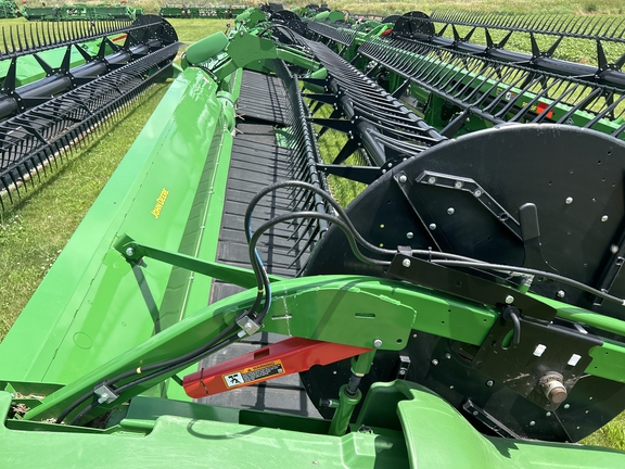 2022 John Deere RD40F Header Combine