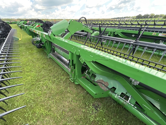 2022 John Deere RD40F Header Combine