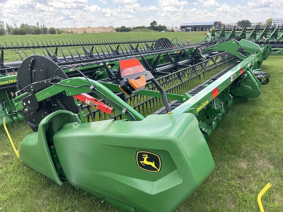 2022 John Deere RD40F Header Combine