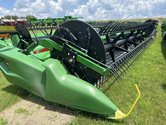 2022 John Deere RD40F Header Combine