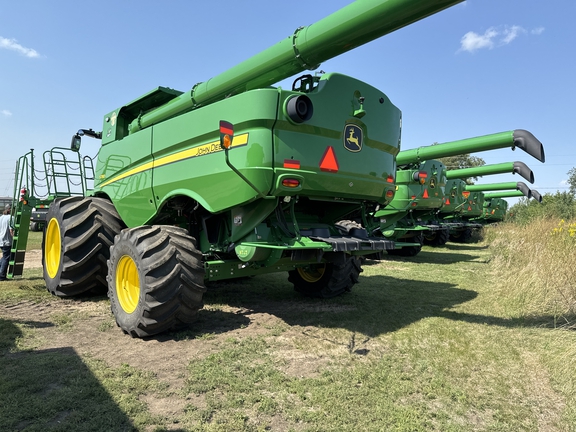 2022 John Deere S780 Combine