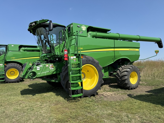 2022 John Deere S780 Combine