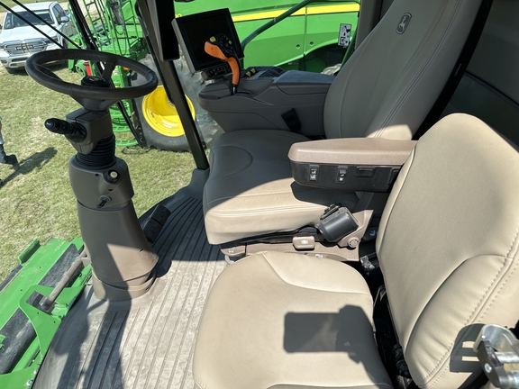 2022 John Deere S780 Combine