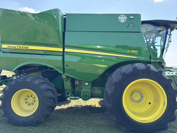 2022 John Deere S780 Combine