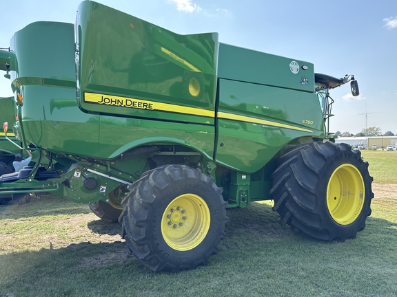 2022 John Deere S780 Combine