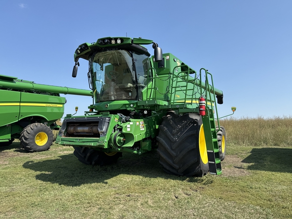 2022 John Deere S780 Combine