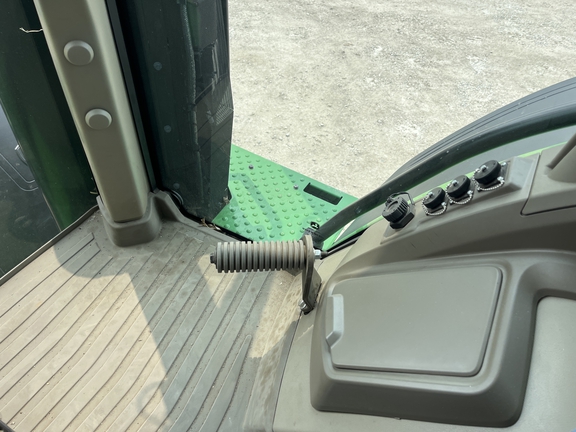 2023 John Deere 8R 410 Tractor