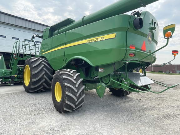 2023 John Deere S790 Combine