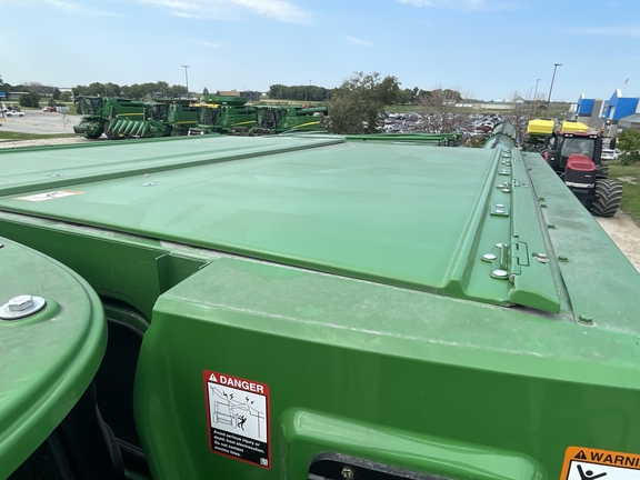 2023 John Deere S790 Combine