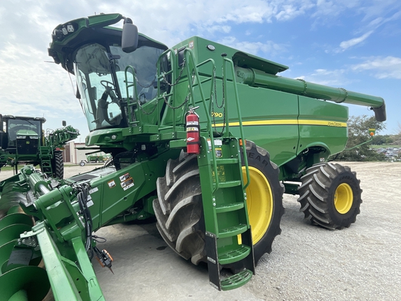 2023 John Deere S790 Combine