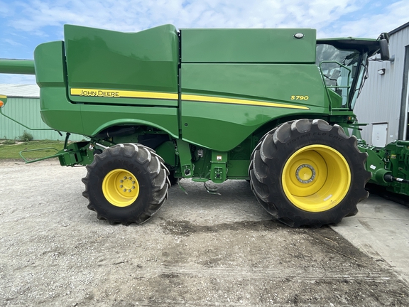 2023 John Deere S790 Combine