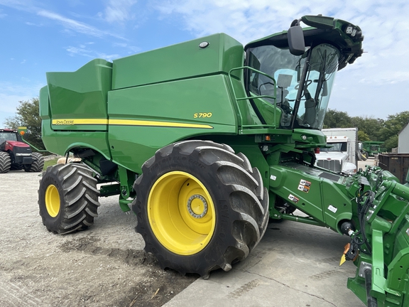 2023 John Deere S790 Combine