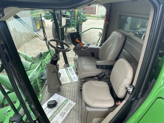 2023 John Deere S790 Combine