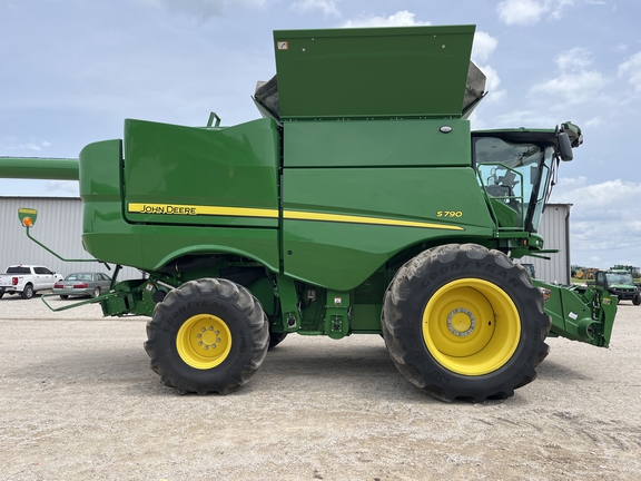 2023 John Deere S790 Combine
