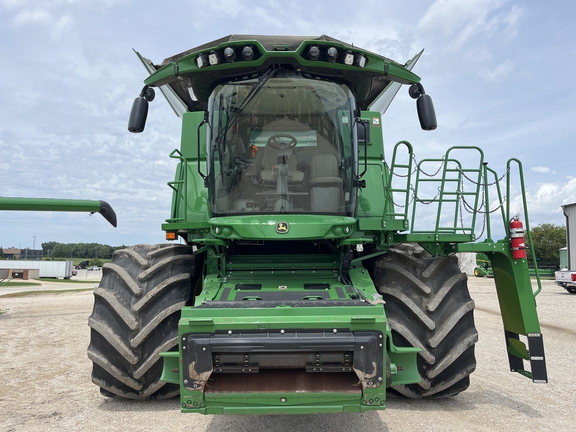 2023 John Deere S790 Combine