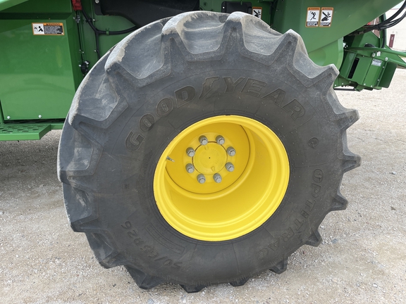 2023 John Deere S790 Combine