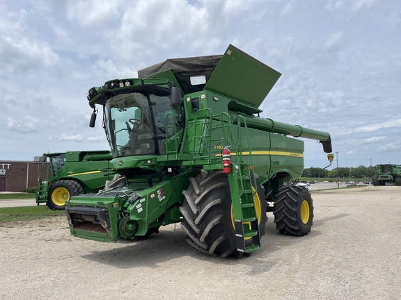2023 John Deere S790 Combine