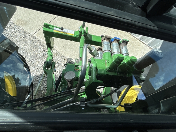 2016 John Deere 5100E Tractor