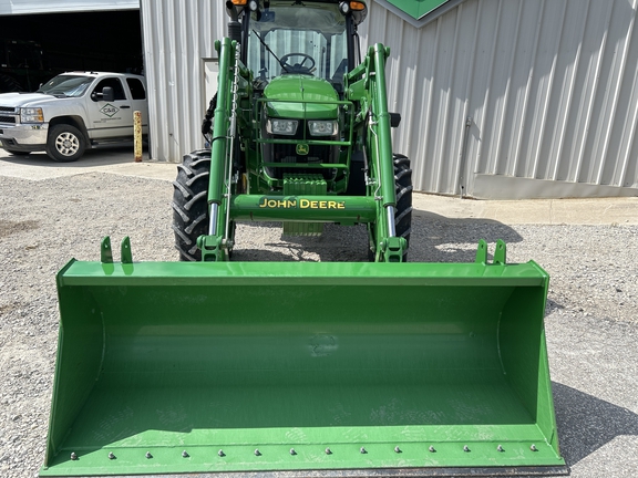 2016 John Deere 5100E Tractor