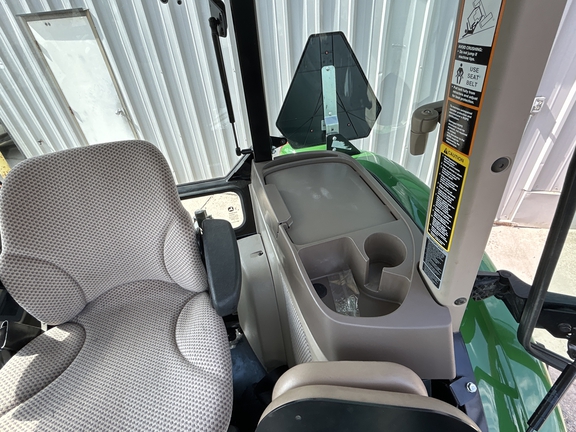 2016 John Deere 5100E Tractor