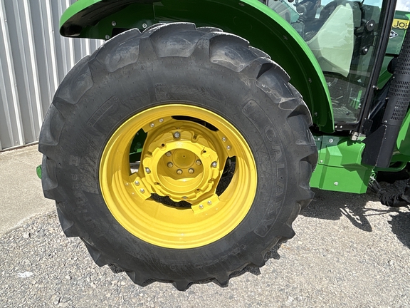 2016 John Deere 5100E Tractor