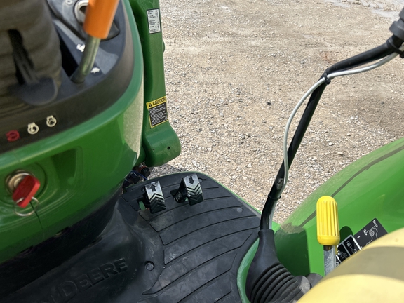 2017 John Deere 3039R Tractor Compact