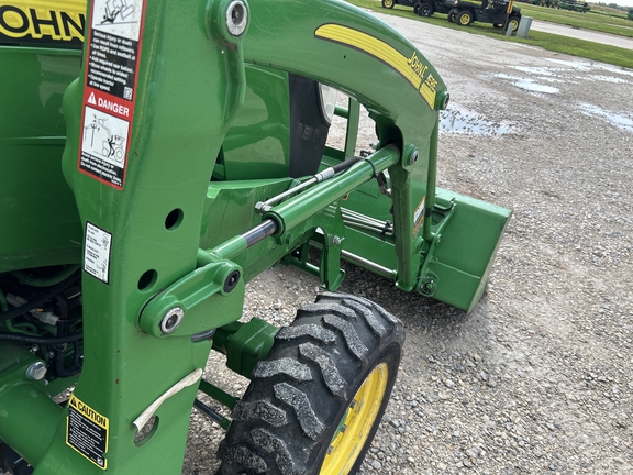 2017 John Deere 3039R Tractor Compact