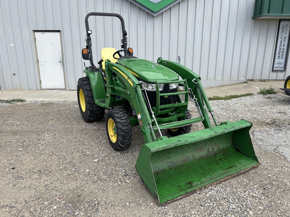 2017 John Deere 3039R Tractor Compact