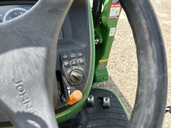 2017 John Deere 3039R Tractor Compact